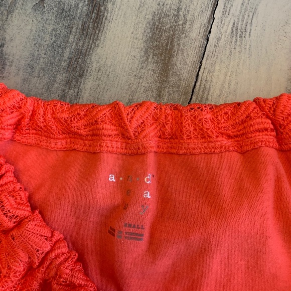 NWOT - Off the Shoulder Coral Ladies Shirt - small - Picture 2 of 2